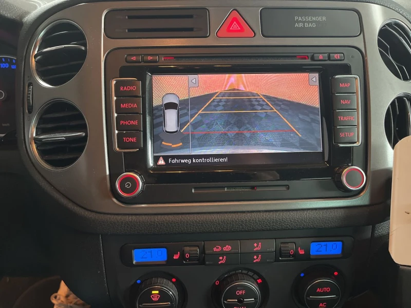 VW Tiguan 2.0TDI 4-MOTION FUL EXTRI !!!! 100% РЕАЛНИ КМ !!!!, снимка 14 - Автомобили и джипове - 53275483