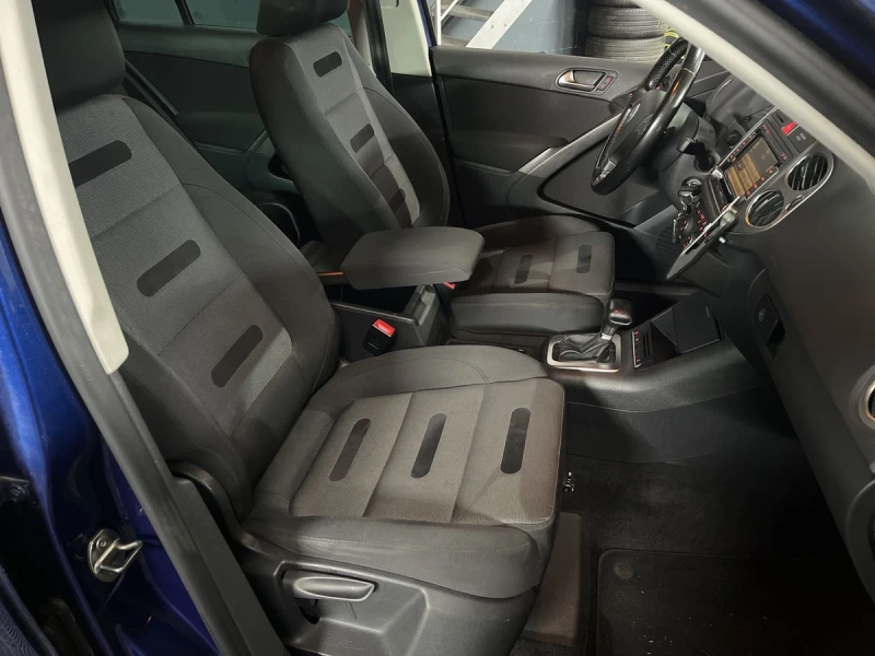 VW Tiguan 2.0TDI 4-MOTION FUL EXTRI !!!! 100% РЕАЛНИ КМ !!!!, снимка 11 - Автомобили и джипове - 53275483