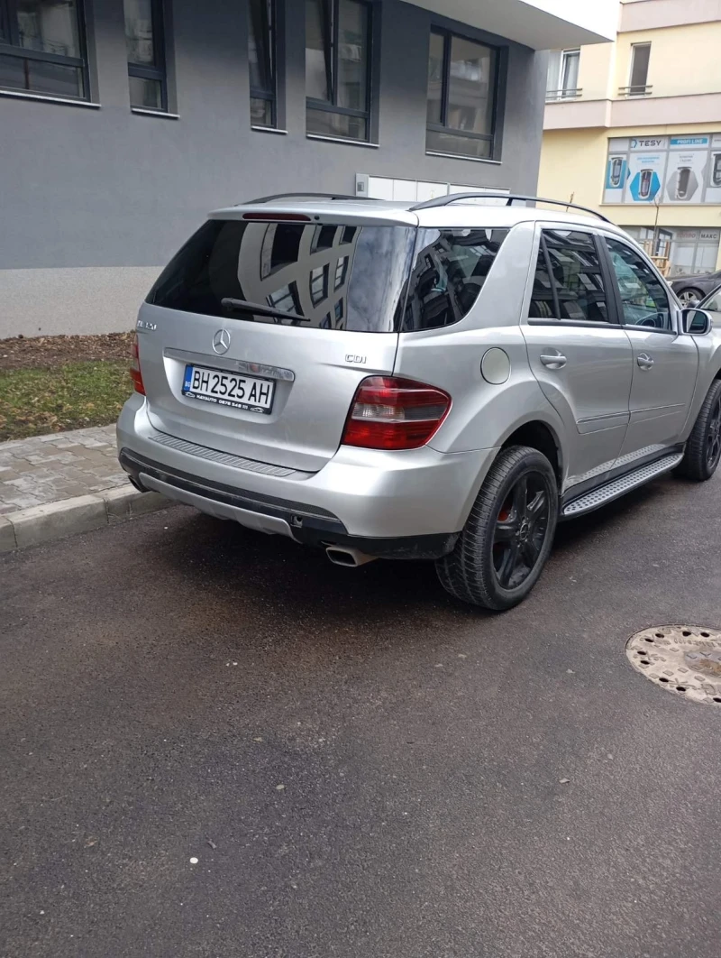 Mercedes-Benz ML 320, снимка 4 - Автомобили и джипове - 53401512