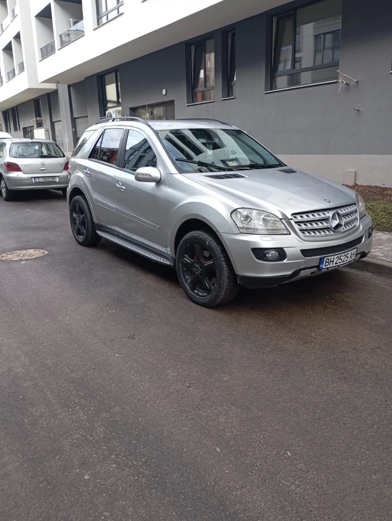 Mercedes-Benz ML 320, снимка 8 - Автомобили и джипове - 53401512