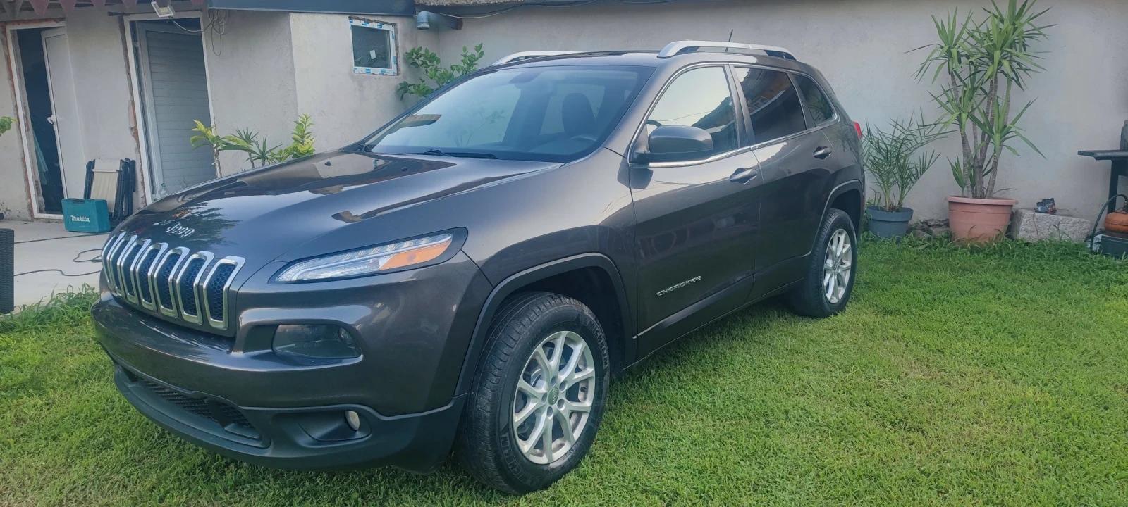 Jeep Cherokee Latitude 4X4  3.2  Автоматик - изображение 3