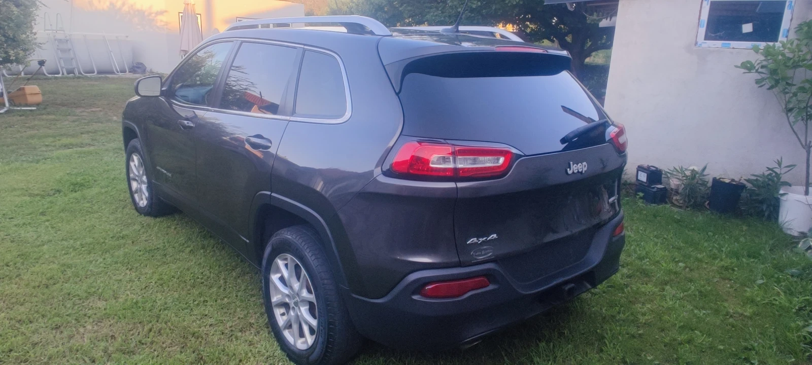 Jeep Cherokee Latitude 4X4  3.2  Автоматик - изображение 6