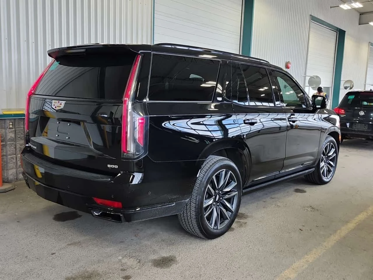Cadillac Escalade 4WD SPORT PLATINUM| CARFAX, снимка 3 - Автомобили и джипове - 54428337
