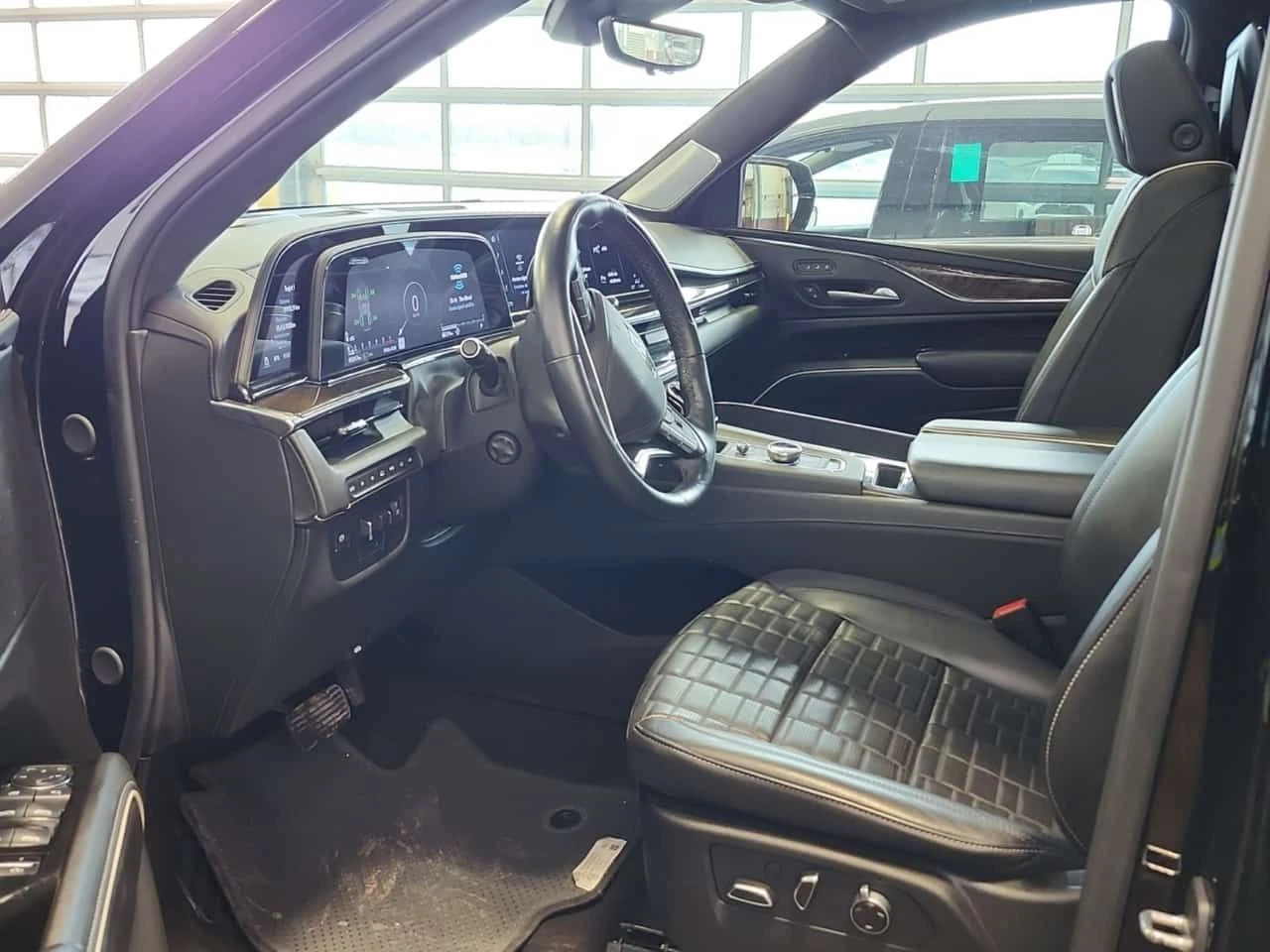 Cadillac Escalade 4WD SPORT PLATINUM| CARFAX, снимка 8 - Автомобили и джипове - 54428337