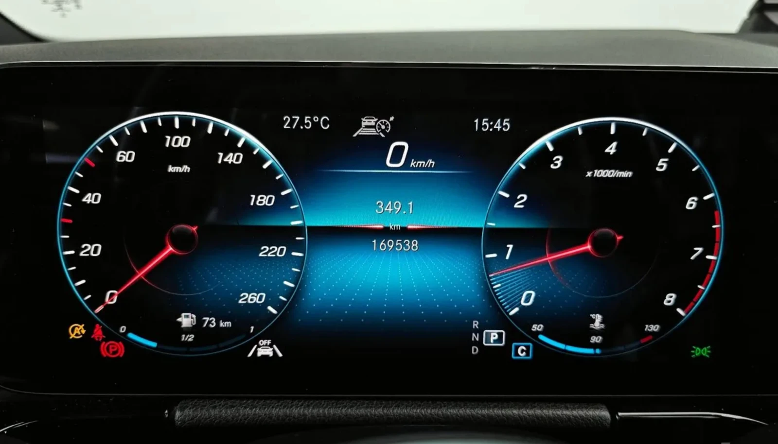 Mercedes-Benz GLA 220 Ambient* Pano* Крайна цена* , снимка 6 - Автомобили и джипове - 54855921