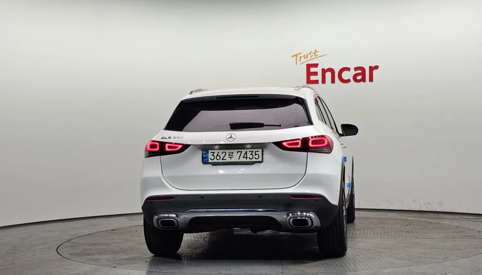 Mercedes-Benz GLA 220 Ambient* Pano* Крайна цена* , снимка 4 - Автомобили и джипове - 54855921