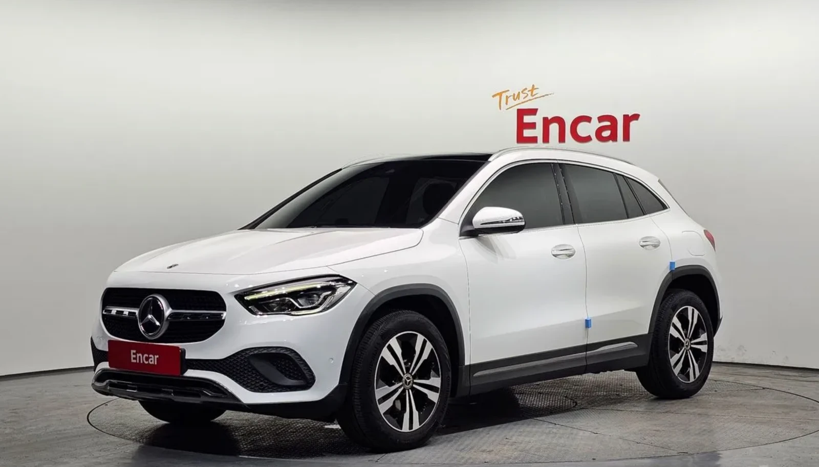 Mercedes-Benz GLA 220 Ambient* Pano* Крайна цена* 