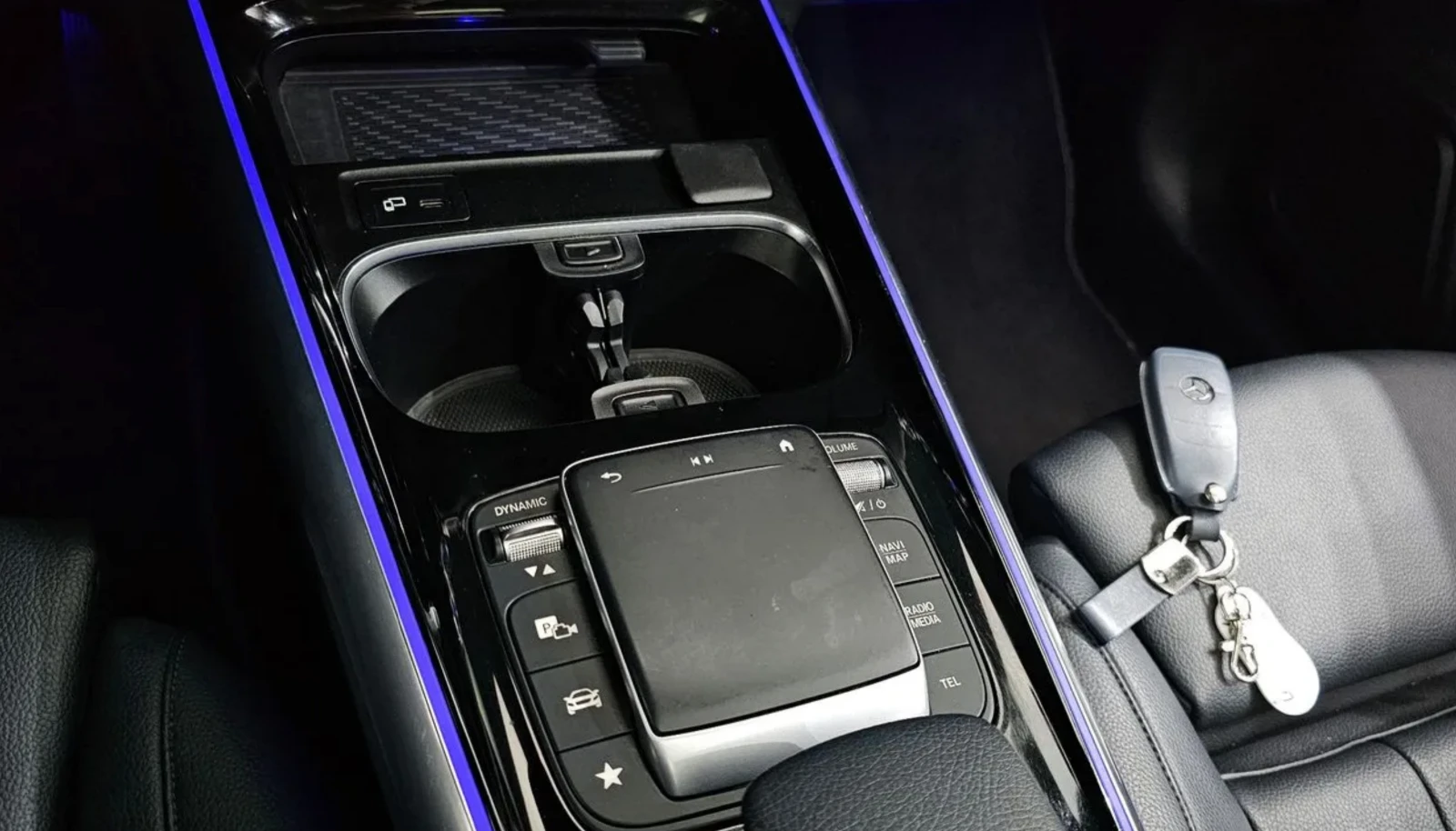 Mercedes-Benz GLA 220 Ambient* Pano* Крайна цена* , снимка 16 - Автомобили и джипове - 54855921