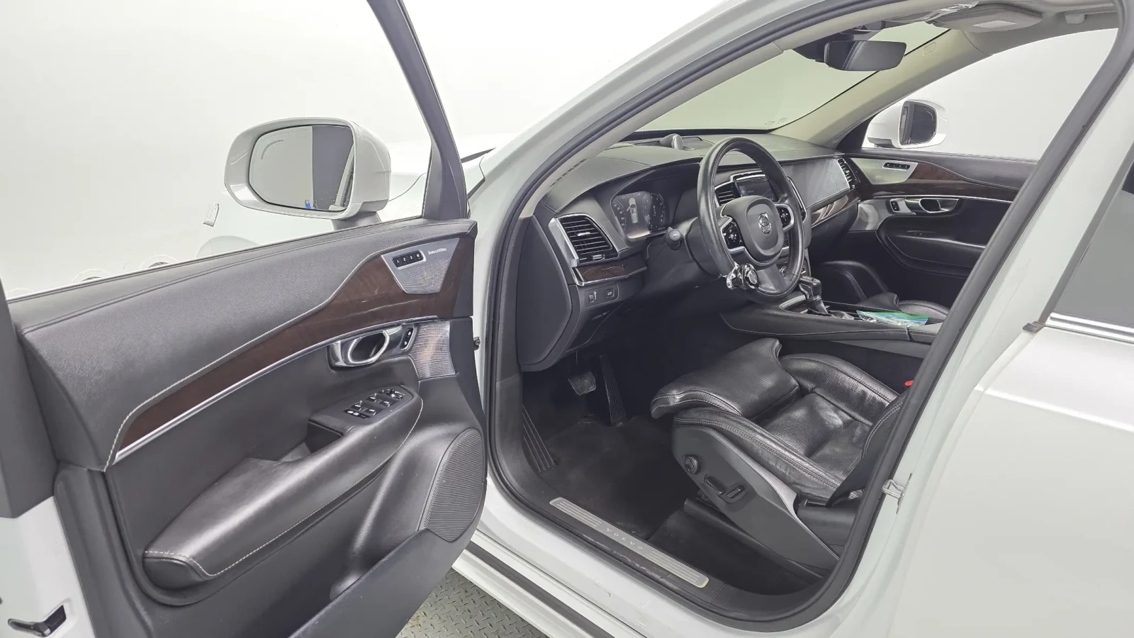 Volvo Xc90 T6 INSCRIPTION * DIS * B&W * ОБДУХ * ПAНO * HUD, снимка 7 - Автомобили и джипове - 54958241