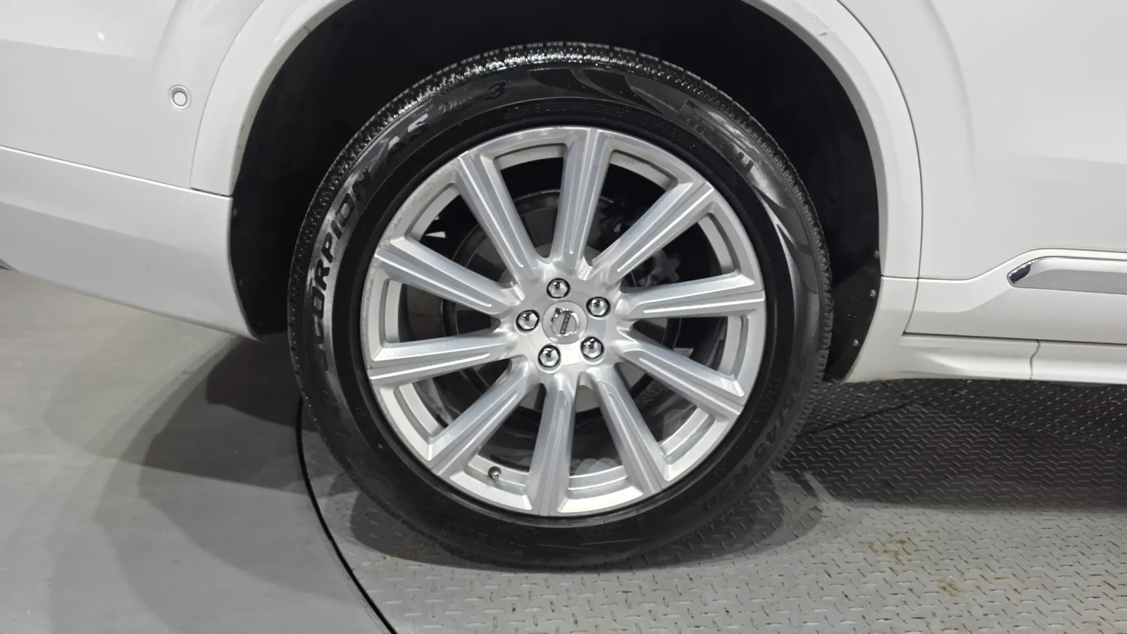 Volvo Xc90 T6 INSCRIPTION * DIS * B&W * ОБДУХ * ПAНO * HUD, снимка 6 - Автомобили и джипове - 54958241