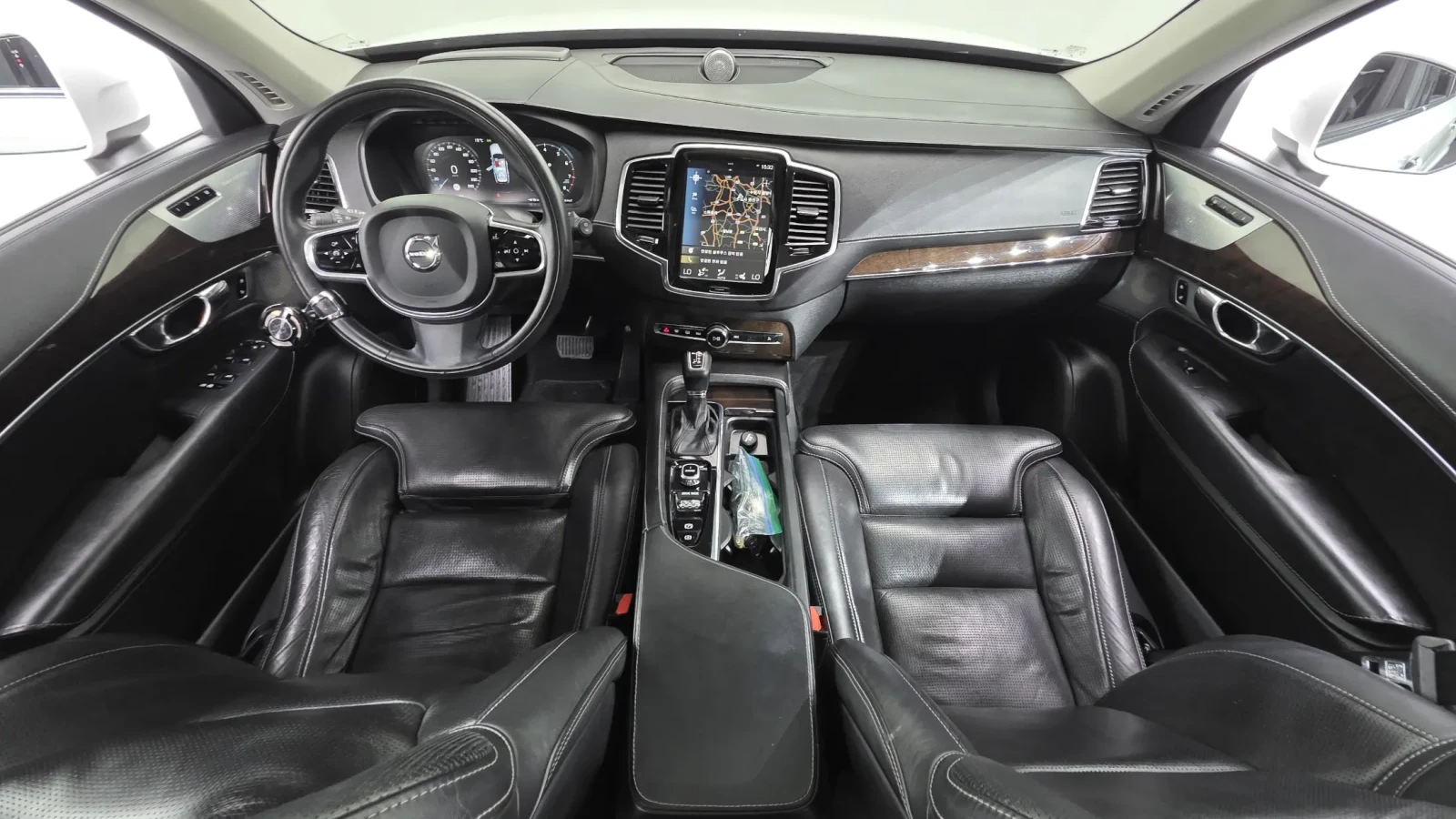 Volvo Xc90 T6 INSCRIPTION * DIS * B&W * ОБДУХ * ПAНO * HUD, снимка 15 - Автомобили и джипове - 54958241