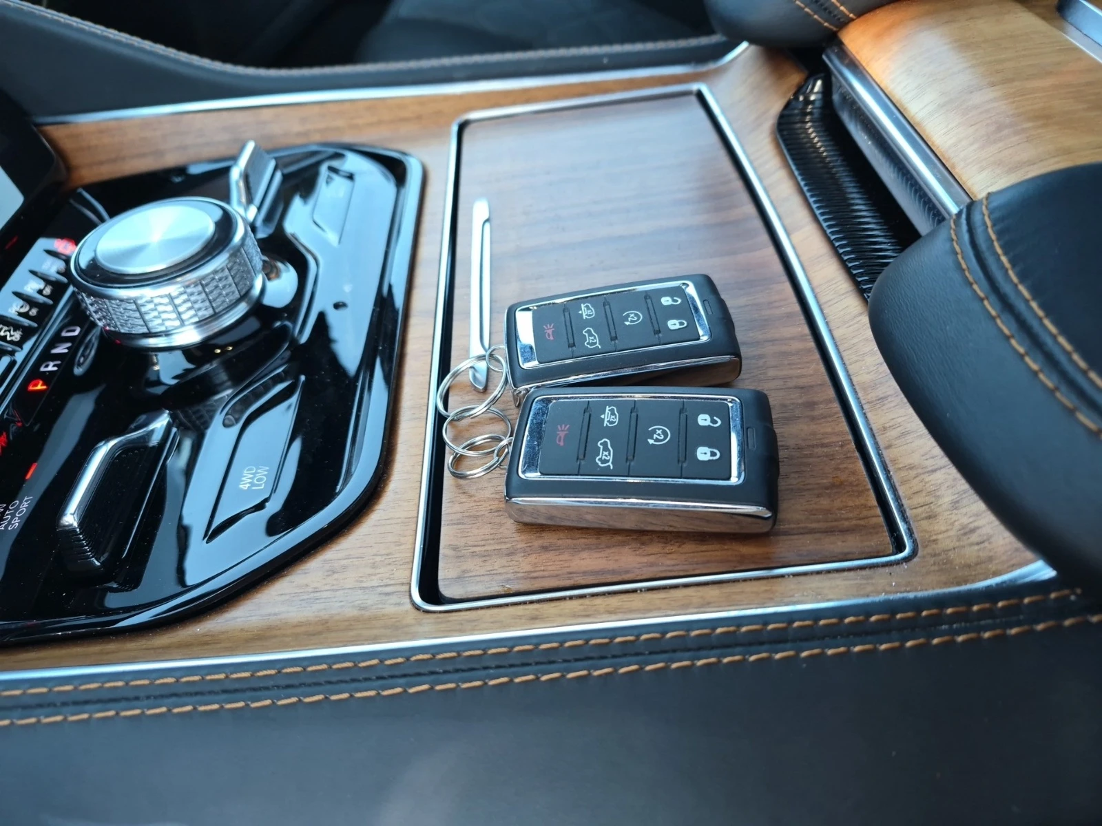 Jeep Grand Wagoneer SERIES III * 3.0 I6 * 6+ 1 * CARFAX *  | Mobile.bg � ����������� 9