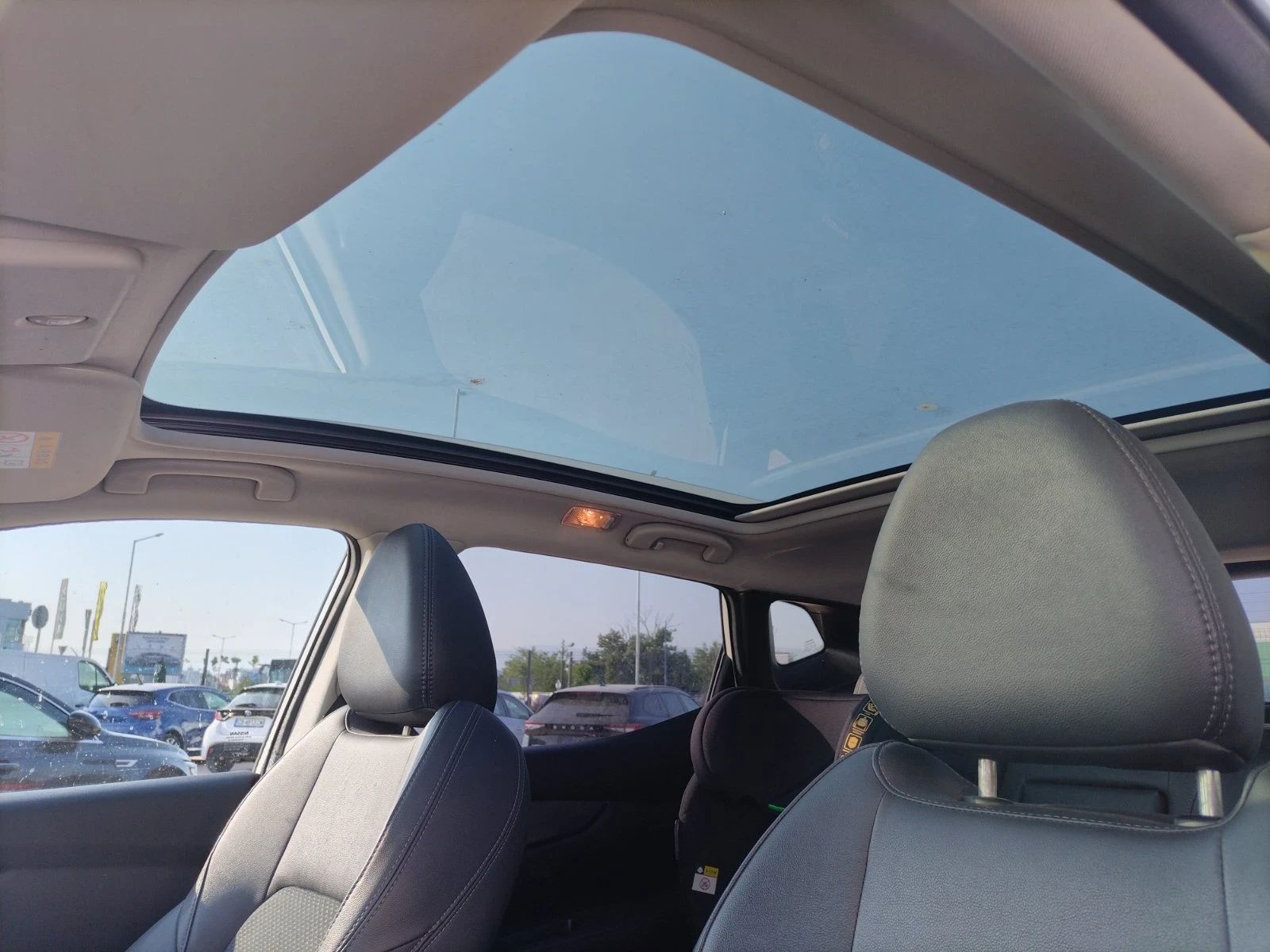 Nissan Qashqai 1.5 dci DCT7, снимка 8 - Автомобили и джипове - 56443411