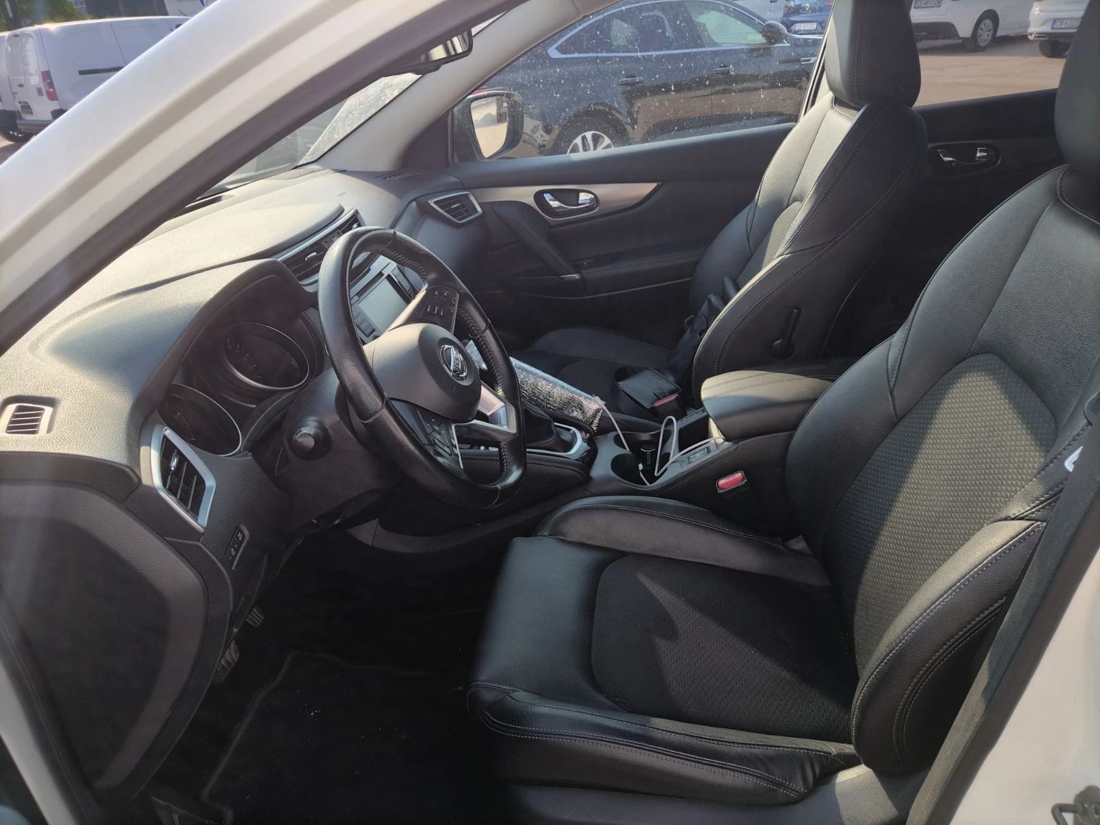 Nissan Qashqai 1.5 dci DCT7, снимка 6 - Автомобили и джипове - 56443411