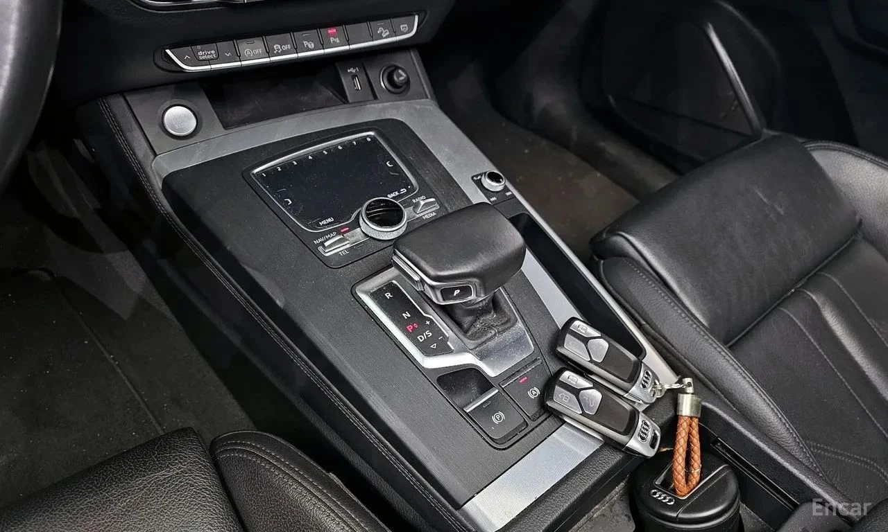 Audi Q5, снимка 8 - Автомобили и джипове - 56738433