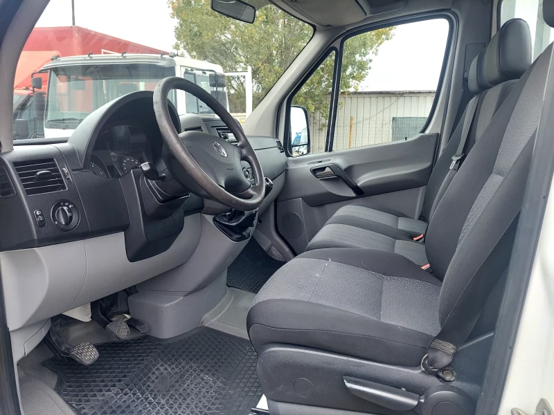 VW Crafter, снимка 8 - Бусове и автобуси - 52331420