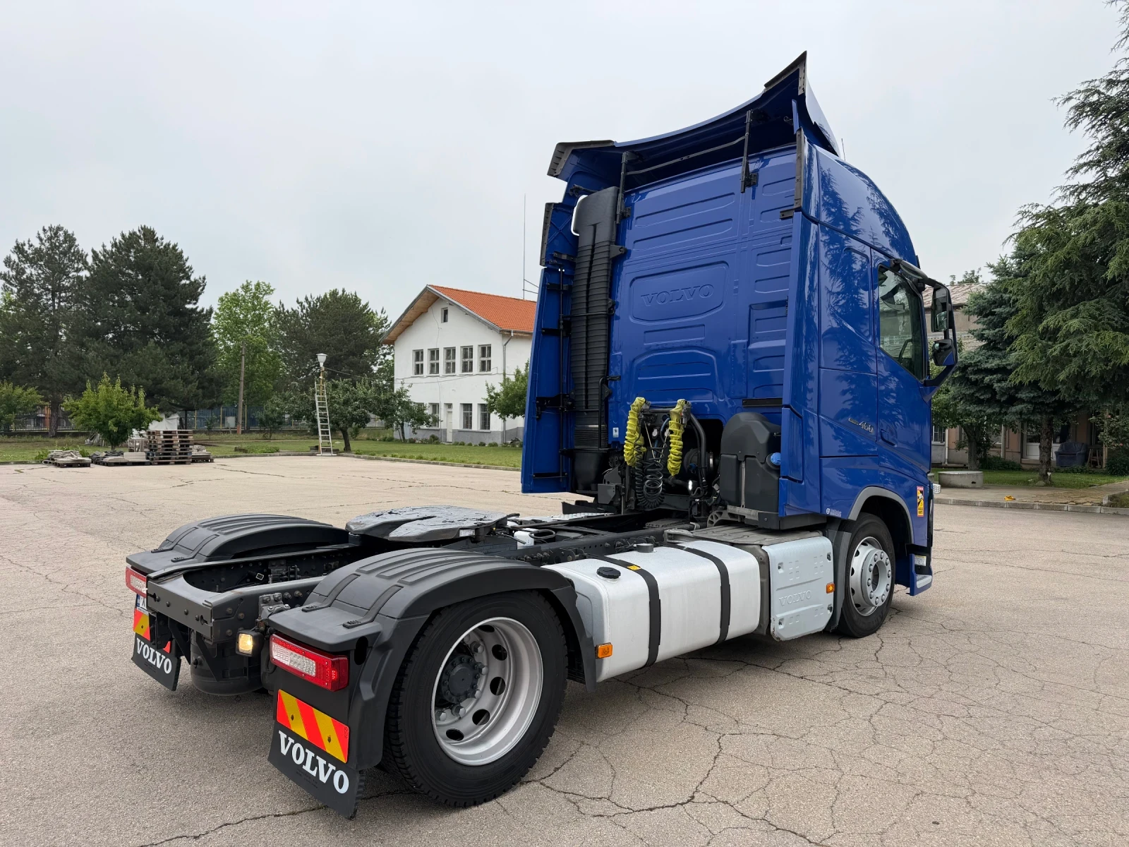 Volvo Fh 12 FH13A42T 460 РЕГИСТРИРАН ОБСЛЖЕН, снимка 3 - Камиони - 54151567