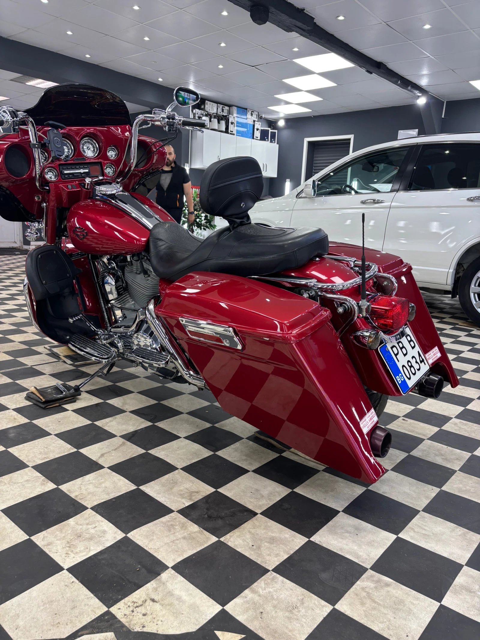 Harley-Davidson CVO  - изображение 10