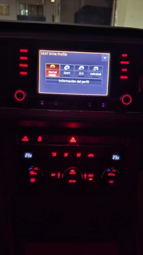 Seat Leon 2.0 TDI FR LED, снимка 9