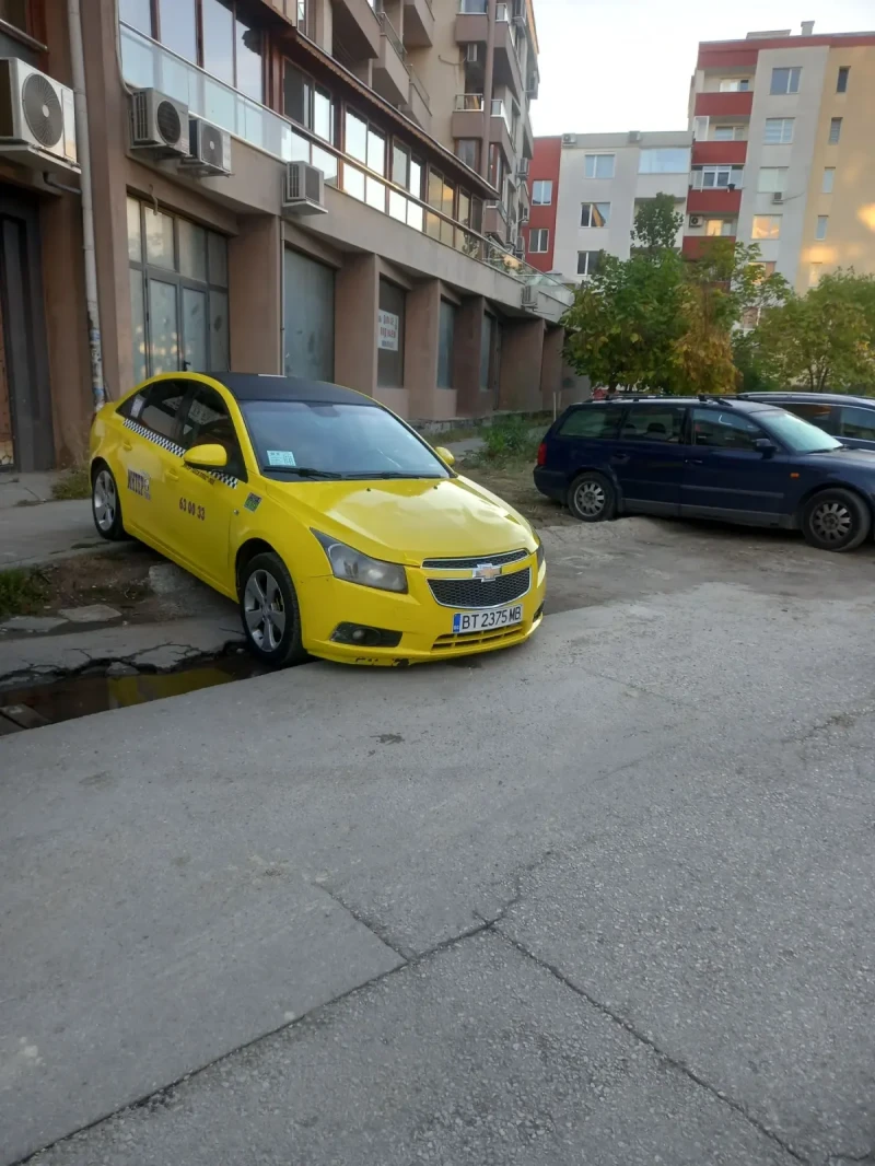 Chevrolet Cruze, снимка 1 - Автомобили и джипове - 48082072