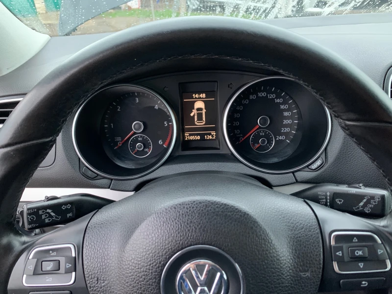 VW Golf 1.6 Tdi, снимка 14 - Автомобили и джипове - 48489987