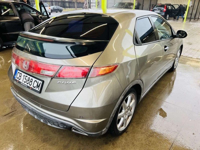 Honda Civic 1.8 VTEC, снимка 4 - Автомобили и джипове - 48512250