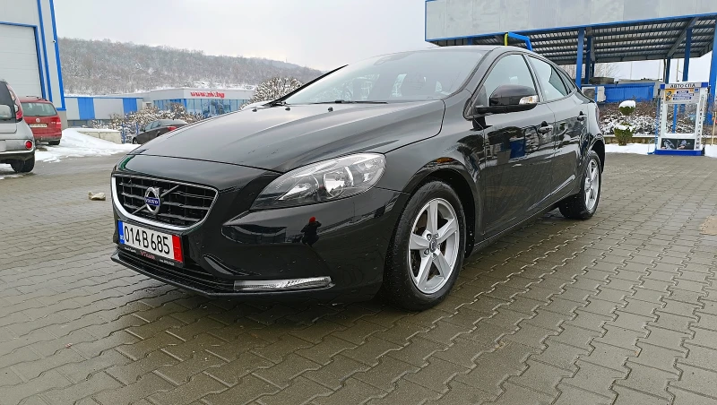 Volvo V40 D2 Kinetic, снимка 1 - Автомобили и джипове - 49206551