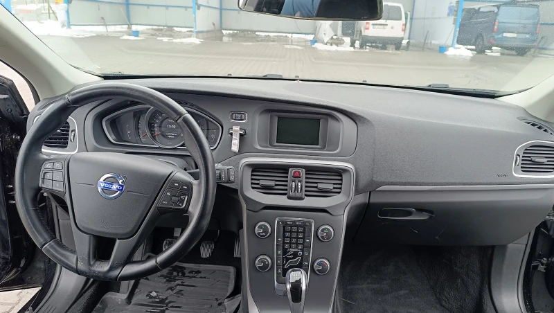 Volvo V40 D2 Kinetic, снимка 11 - Автомобили и джипове - 49206551