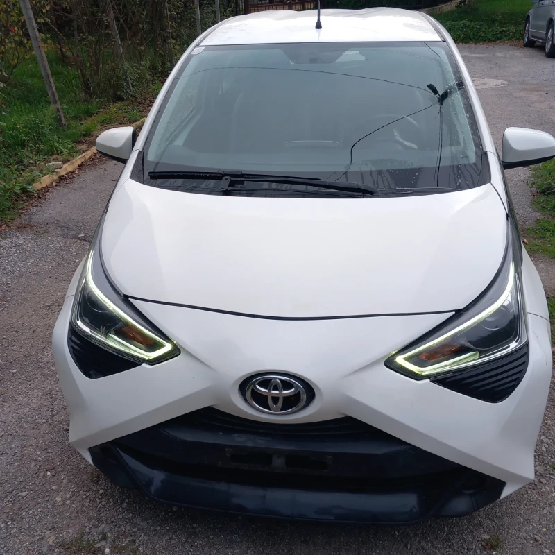 Toyota Aygo Айго автоматик, снимка 1 - Автомобили и джипове - 49348188