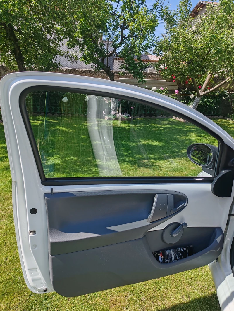 Toyota Aygo, снимка 13 - Автомобили и джипове - 52555381