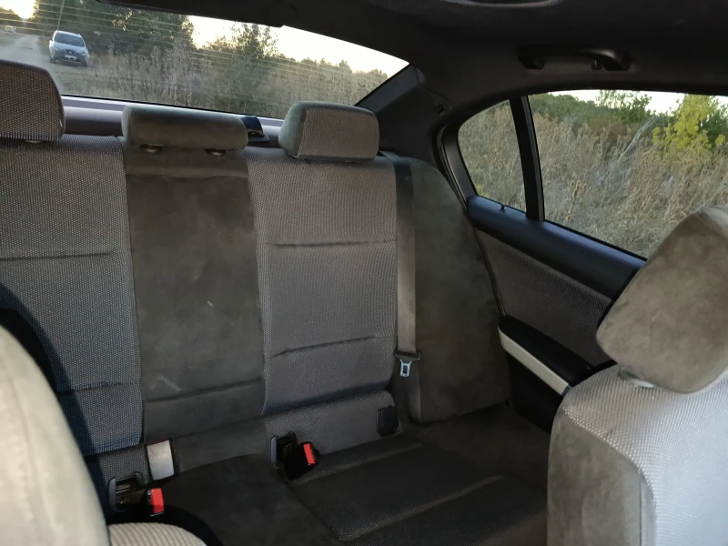 BMW 318 2.0 130к.с. M пакет, снимка 7 - Автомобили и джипове - 51864233