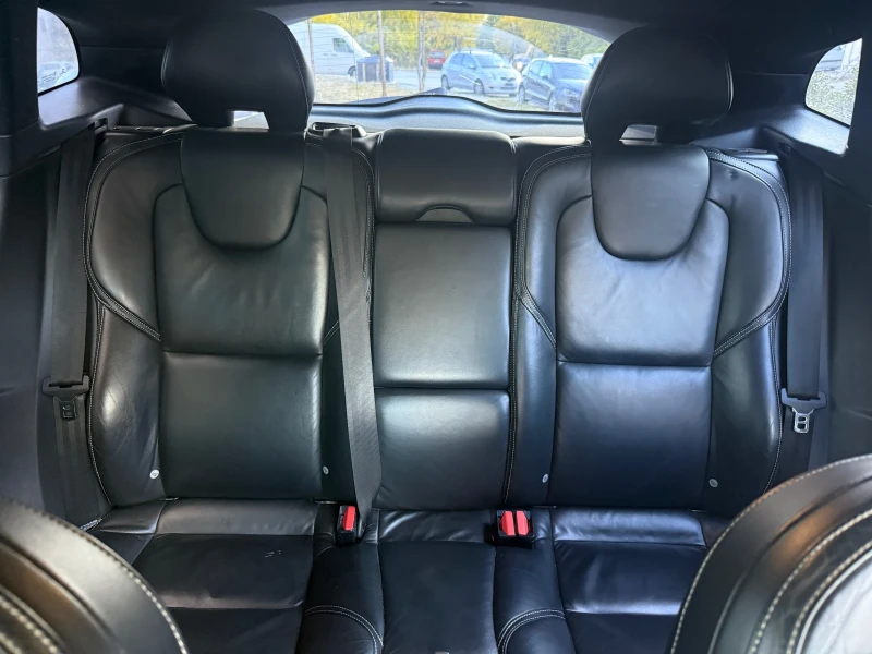 Volvo V40 R - Design, снимка 7 - Автомобили и джипове - 52072033