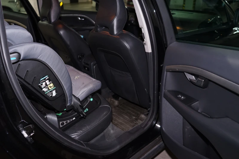 Volvo V70 2.0D , снимка 8 - Автомобили и джипове - 52433127