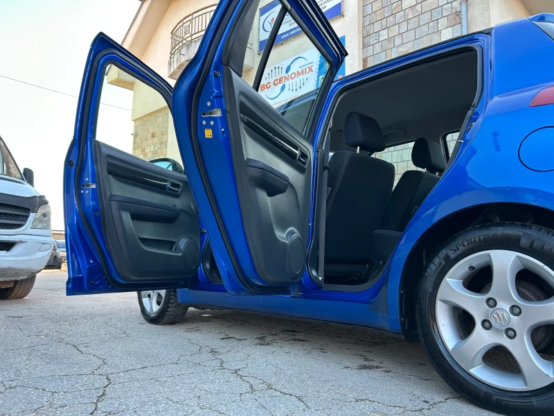 Suzuki Swift 1.3i КЛИМАТИК, снимка 8 - Автомобили и джипове - 52929157
