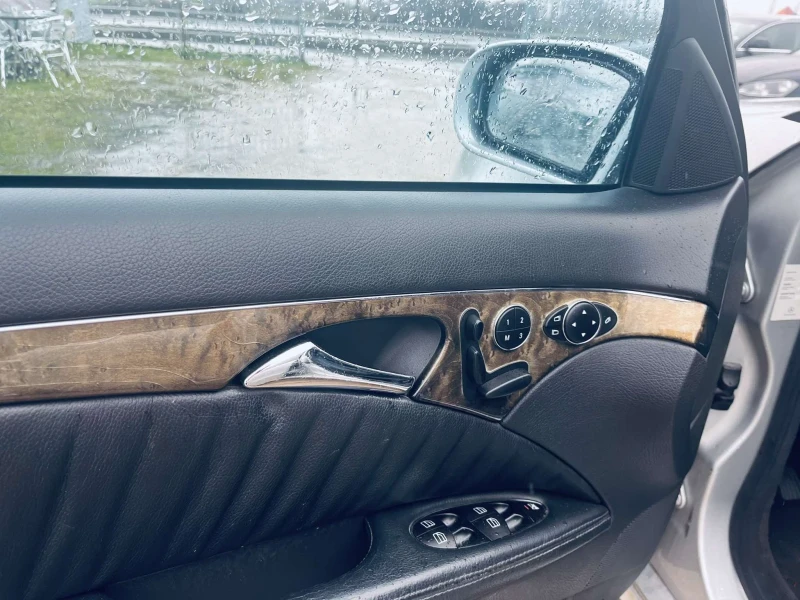 Mercedes-Benz E 320, снимка 10 - Автомобили и джипове - 53360070