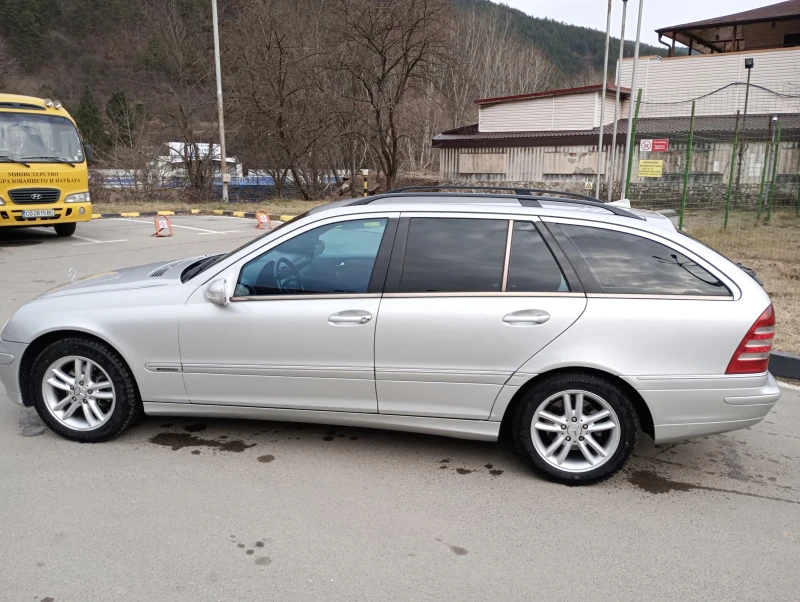 Mercedes-Benz C 220 2.2 646 Автомат!, снимка 16 - Автомобили и джипове - 53467229