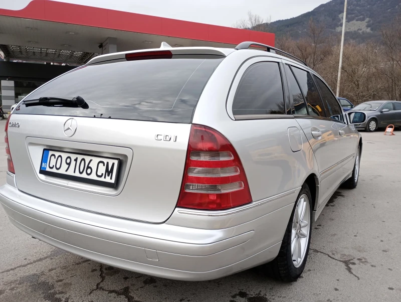 Mercedes-Benz C 220 2.2 646 Автомат!, снимка 5 - Автомобили и джипове - 53467229