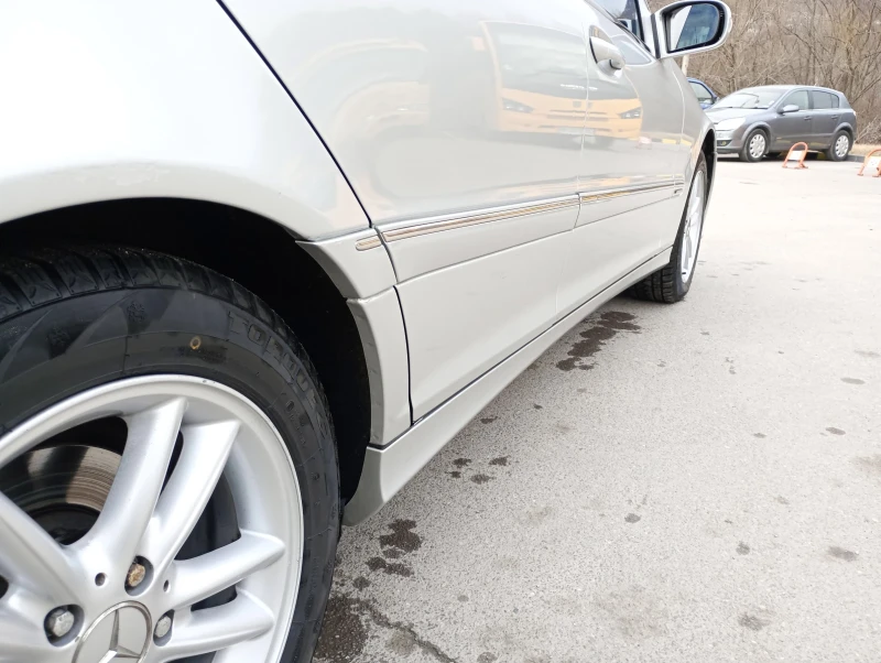 Mercedes-Benz C 220 2.2 646 Автомат!, снимка 12 - Автомобили и джипове - 53467229