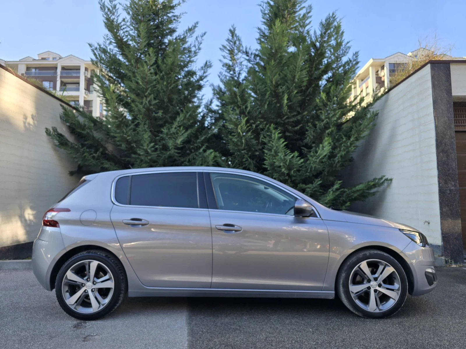 Peugeot 308 1.6 HDI -ALLURE-PREMIUM-NAVI-PANORAMA - изображение 8