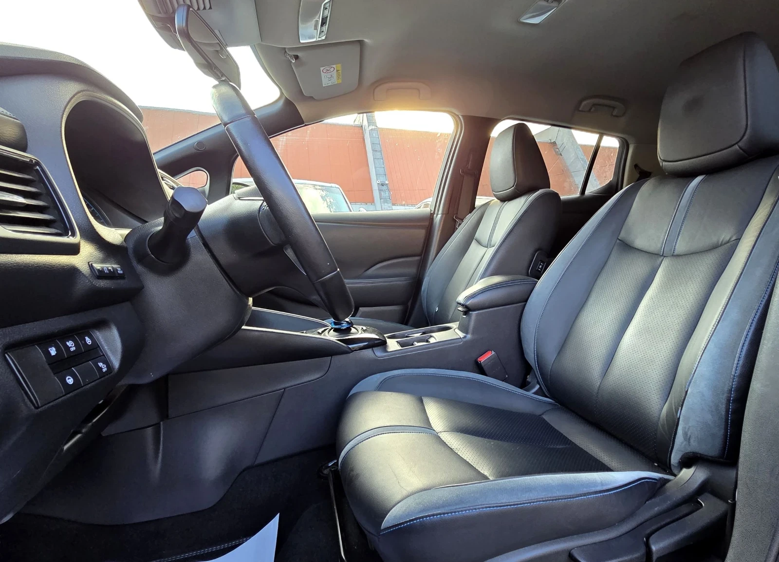 Nissan Leaf  TEKNA/Full LED360 Кожа, Нави  - изображение 9