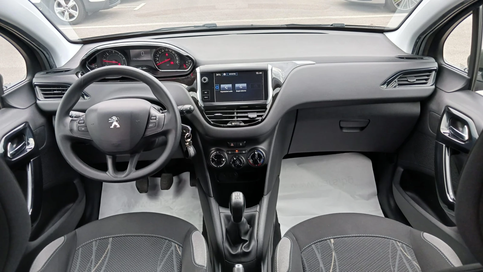 Peugeot 208 1.4 HDI - изображение 8