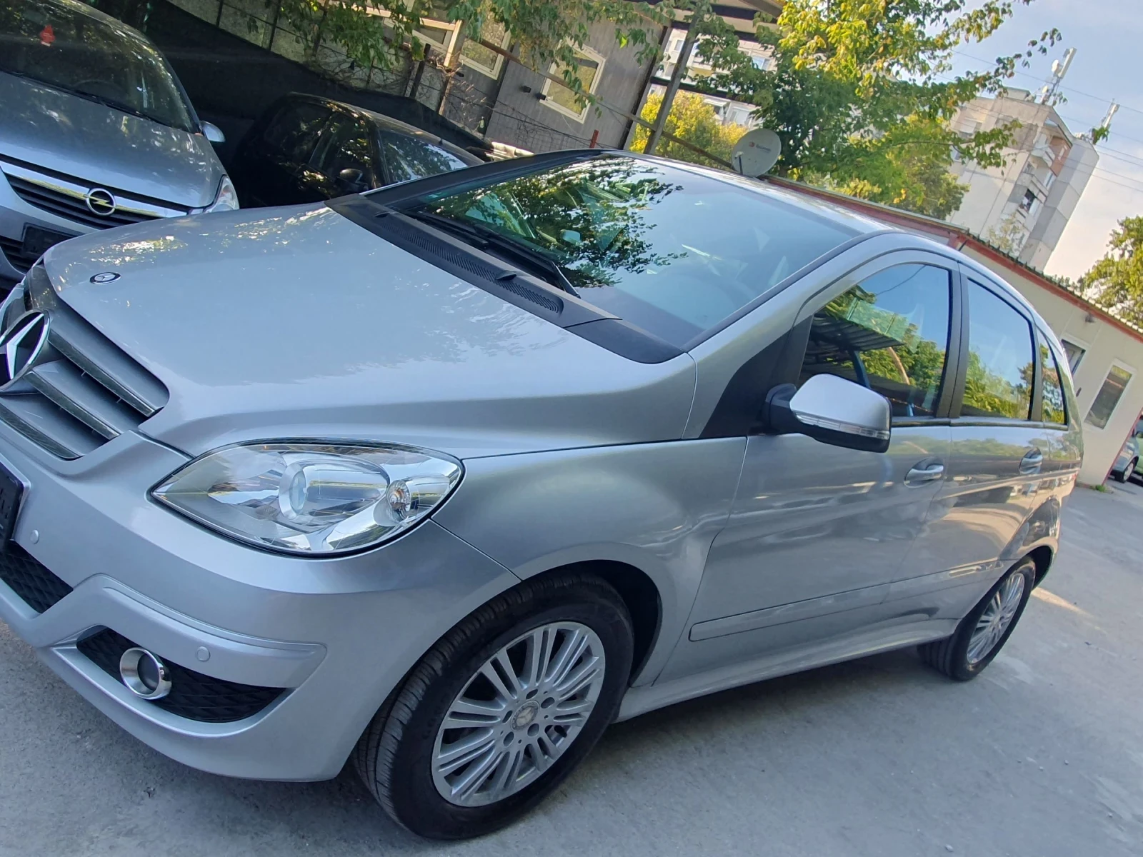 Mercedes-Benz B 180  6 skr PODGREV NOVA NOVA  - изображение 2