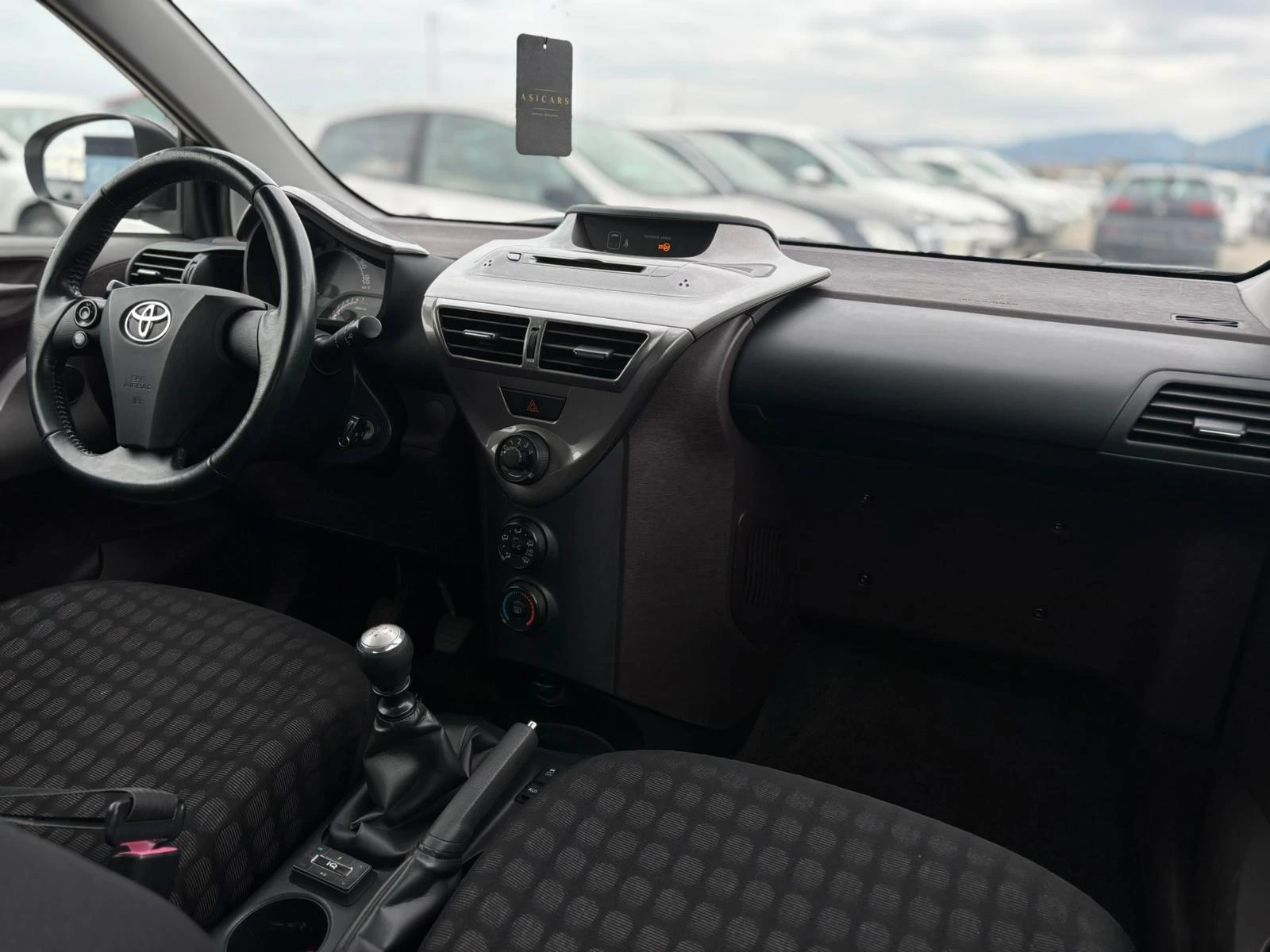 Toyota IQ / 1.0I / 69 HP / TOP / | Mobile.bg   11