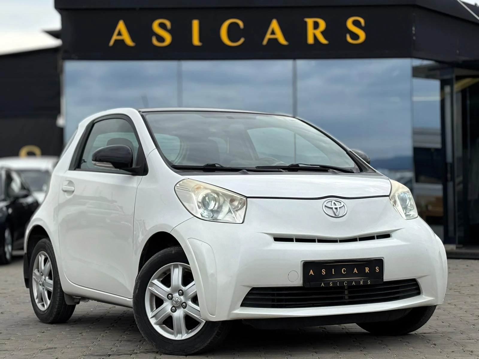 Toyota IQ / 1.0I / 69 HP / TOP / - изображение 7