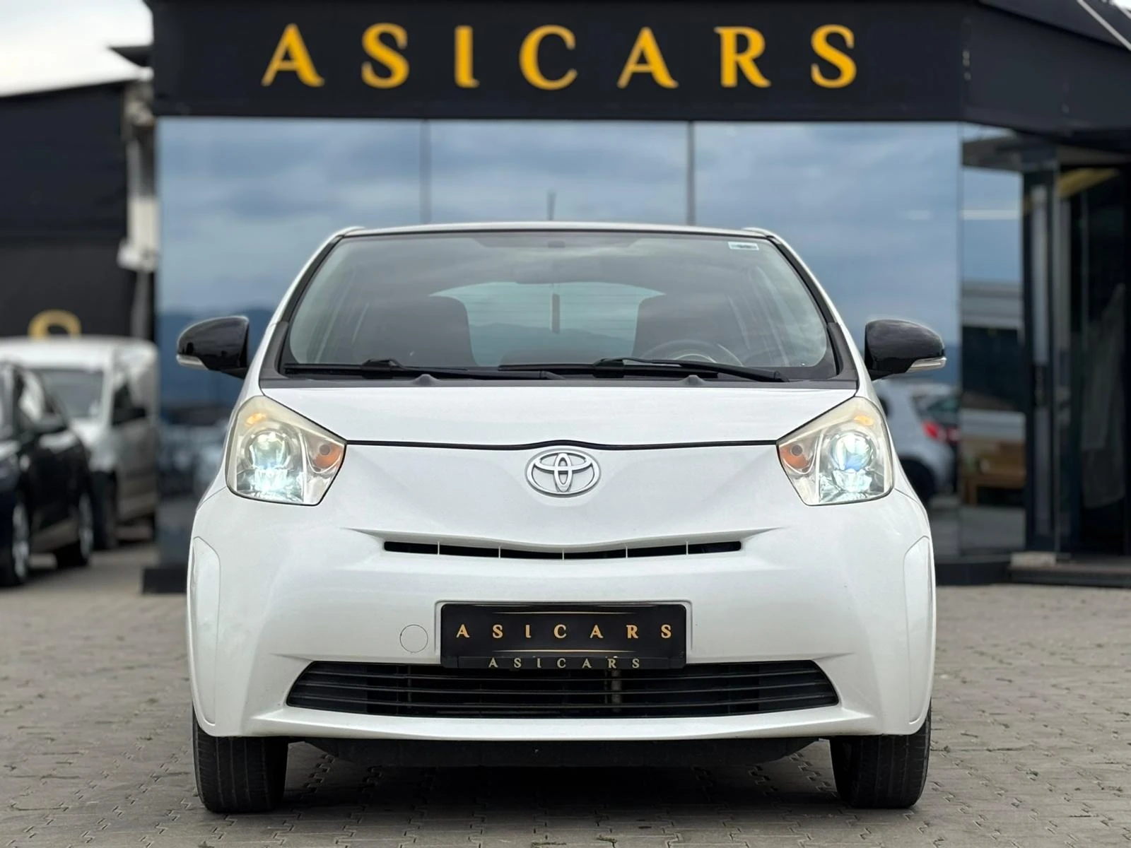 Toyota IQ / 1.0I / 69 HP / TOP / - изображение 8
