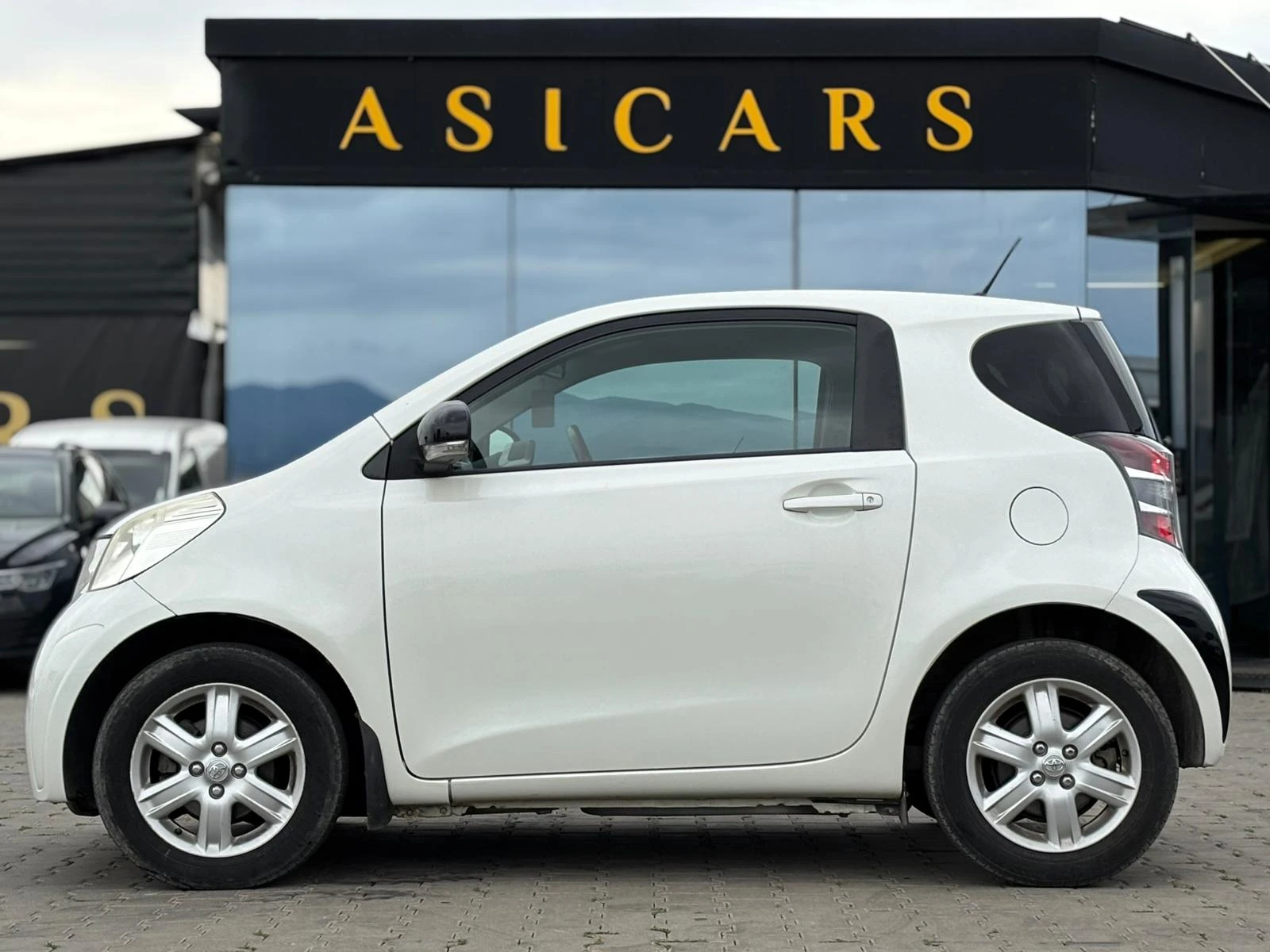 Toyota IQ / 1.0I / 69 HP / TOP / - изображение 2