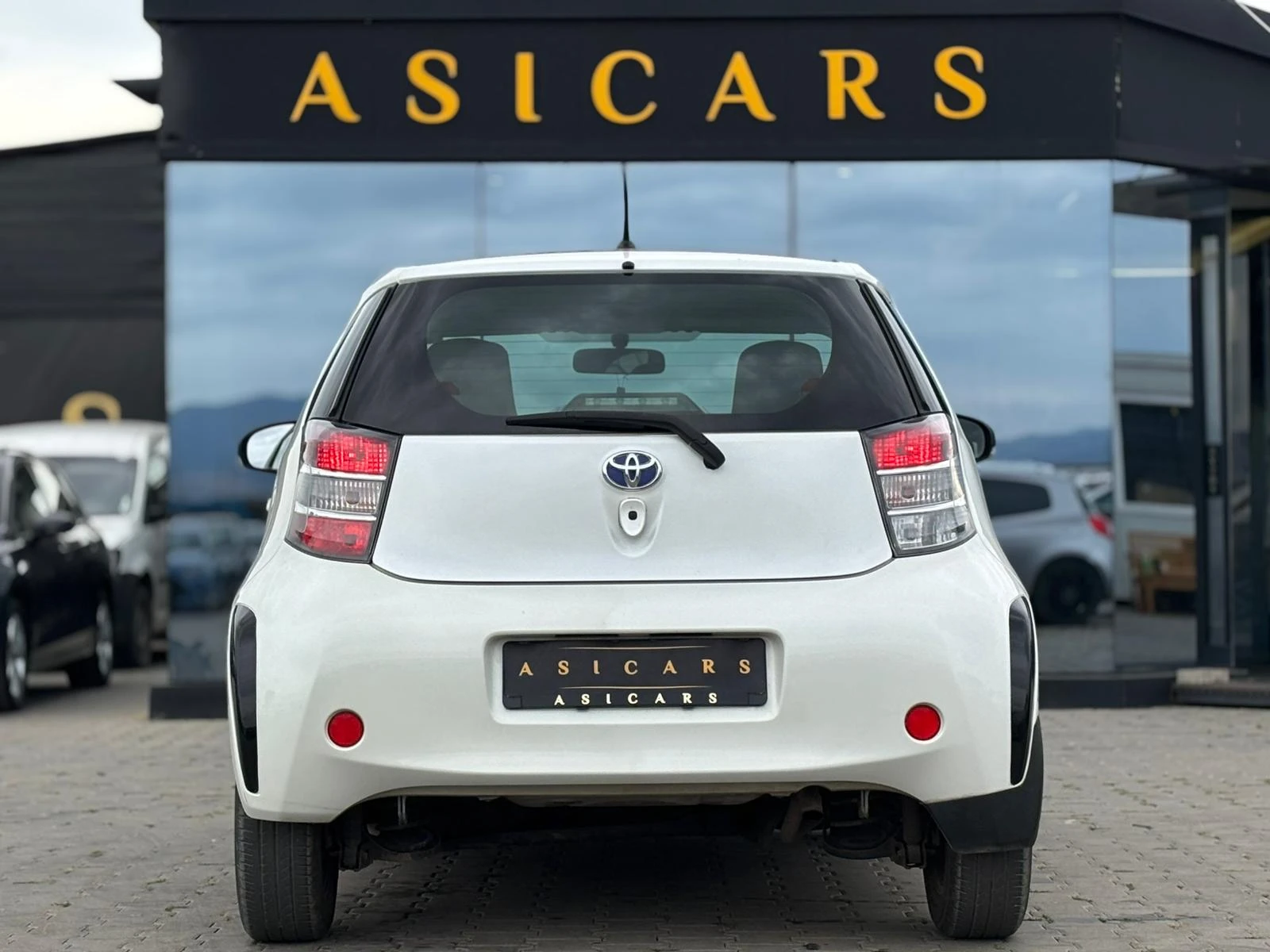 Toyota IQ / 1.0I / 69 HP / TOP / - изображение 4