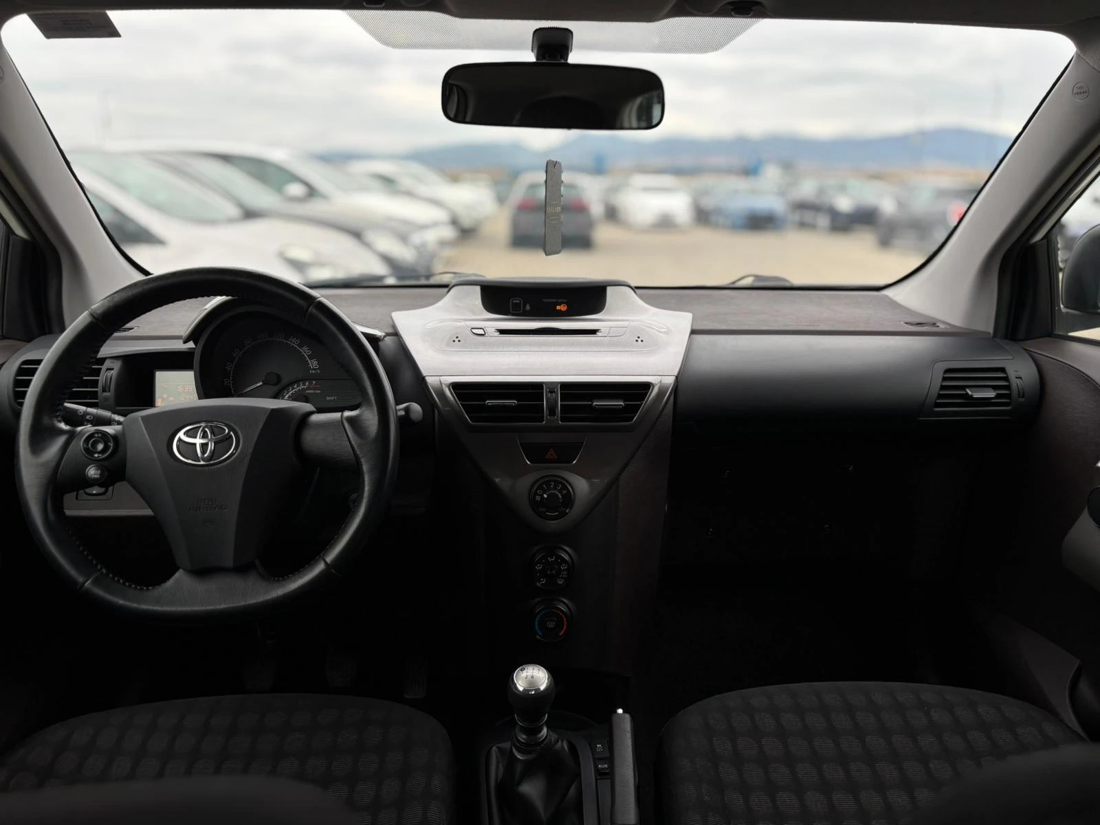 Toyota IQ / 1.0I / 69 HP / TOP / | Mobile.bg   12