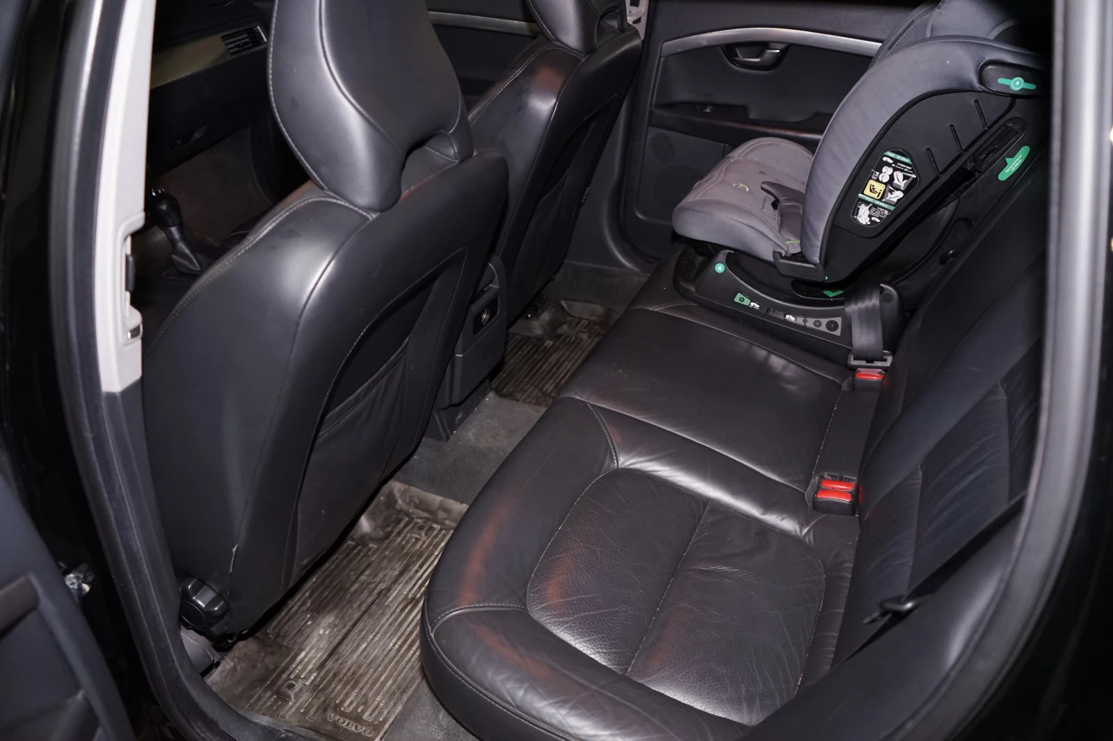 Volvo V70 2.0D ЧЕРЕН ПЕТЪК - изображение 7