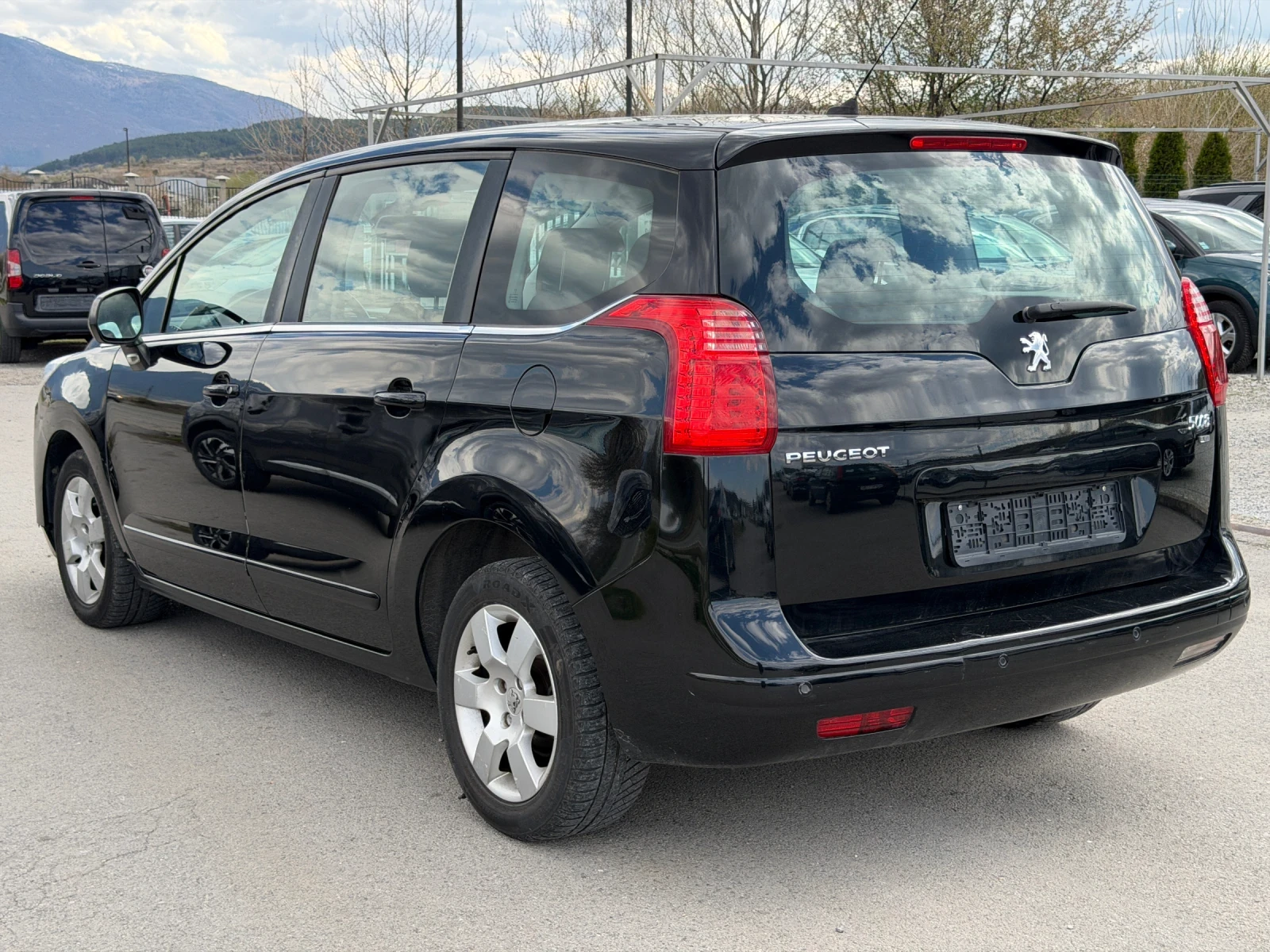 Peugeot 5008 1.6 HDI, снимка 4 - Автомобили и джипове - 52956024